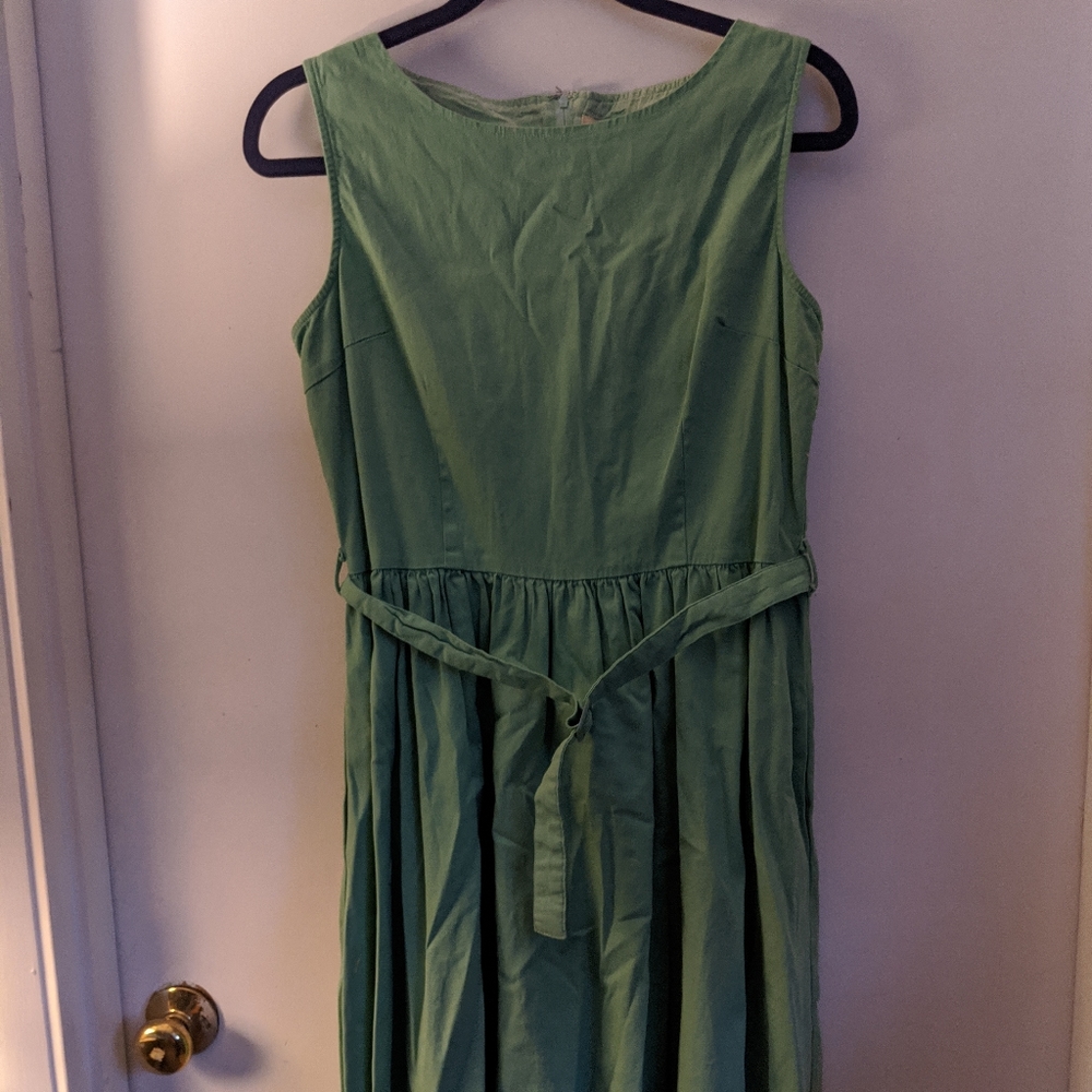 Lindy Bop - Pale green belted dress - L